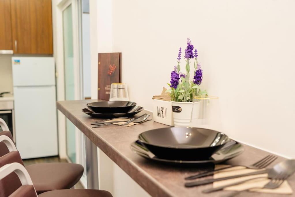 Cozy 2-Bedroom Flat In The Very Center Of Sofya Dış mekan fotoğraf