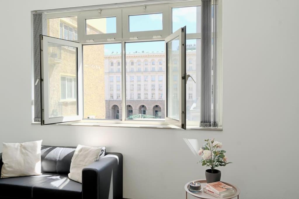 Cozy 2-Bedroom Flat In The Very Center Of Sofya Dış mekan fotoğraf